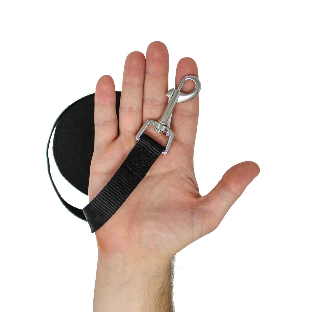 unrolled-long-lead-with-clasp-in-hand | Pupford 