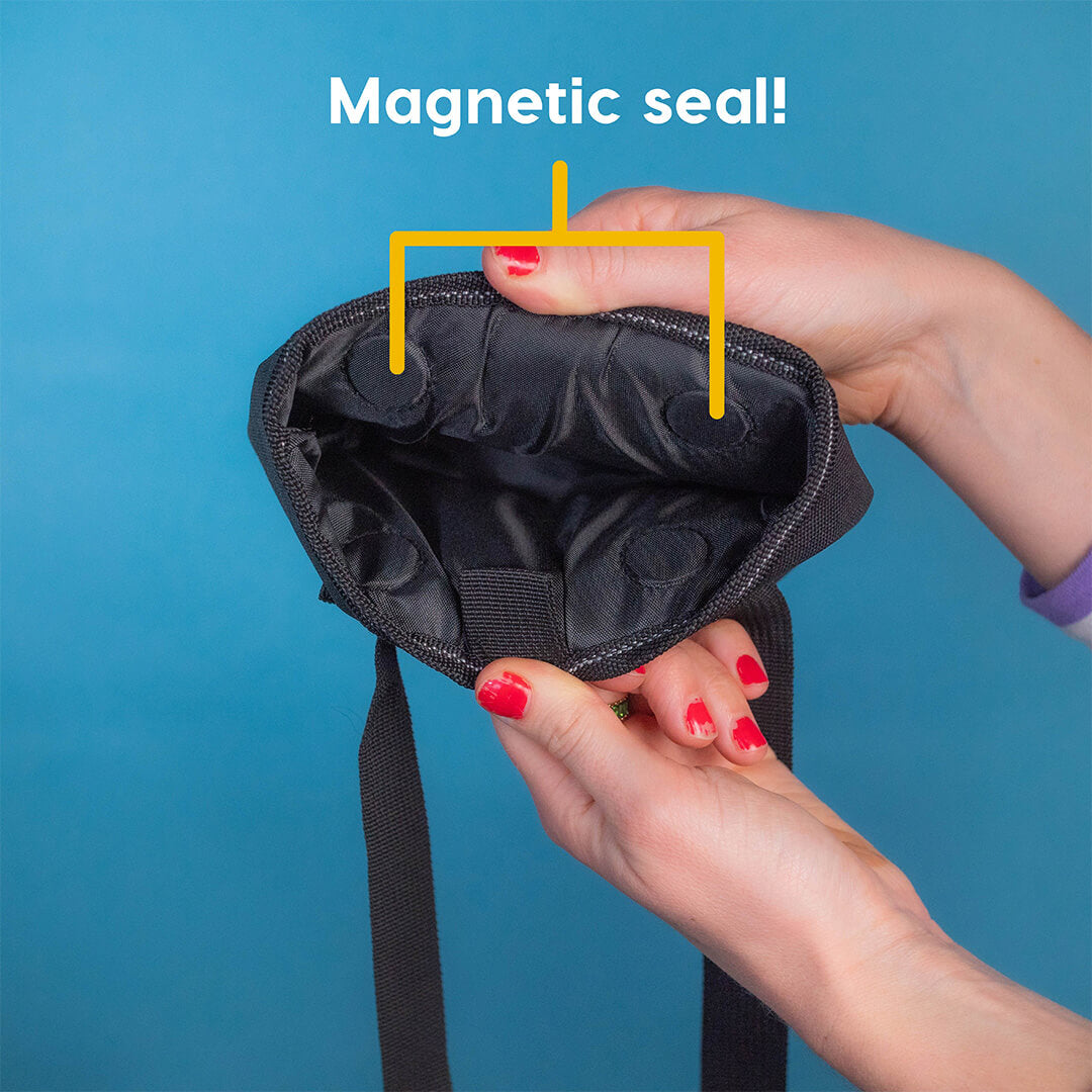 training treat pouch with magnetic closure seal | Pupford 